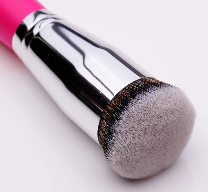 PEACHES AND CREAM PC02 DENSE FOUNDATION BRUSH Glam Raider